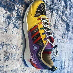 Adidas size 9 multicolor